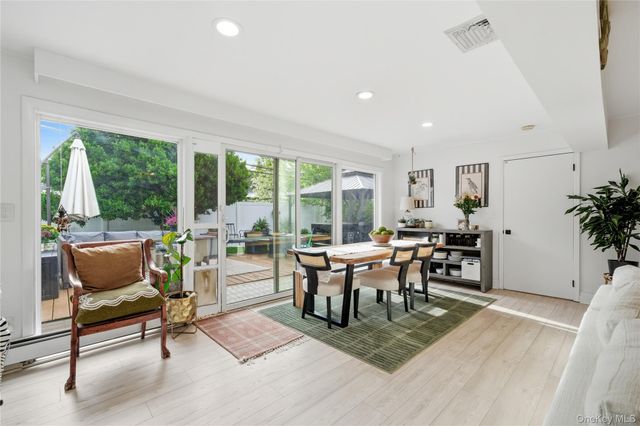 10 Wildflower Lane, Wantagh, NY 11793