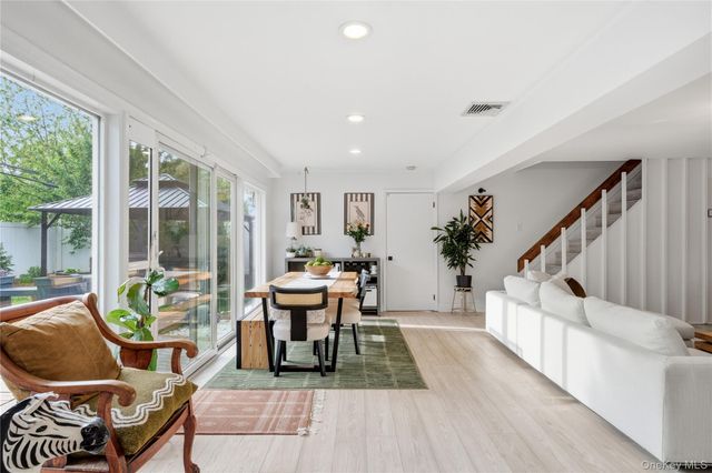 10 Wildflower Lane, Wantagh, NY 11793