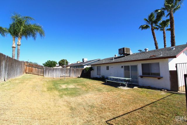 220 Galaxy, Bakersfield, CA 93308