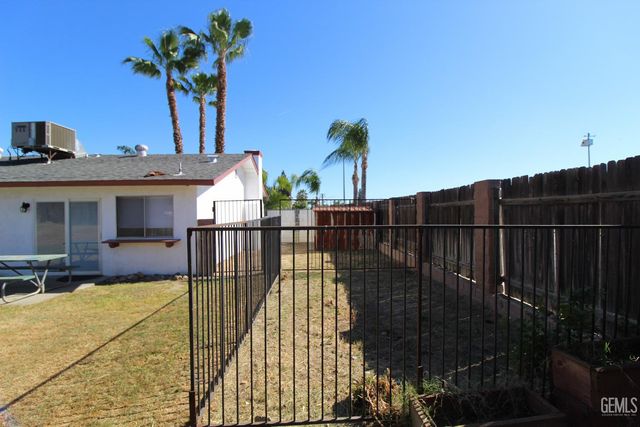 220 Galaxy, Bakersfield, CA 93308