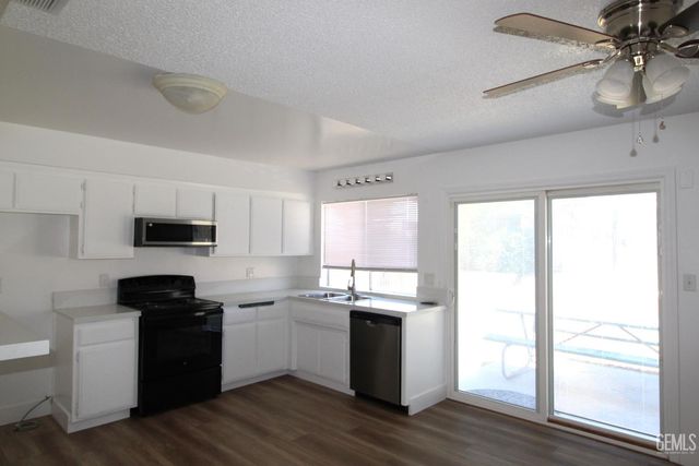 220 Galaxy, Bakersfield, CA 93308