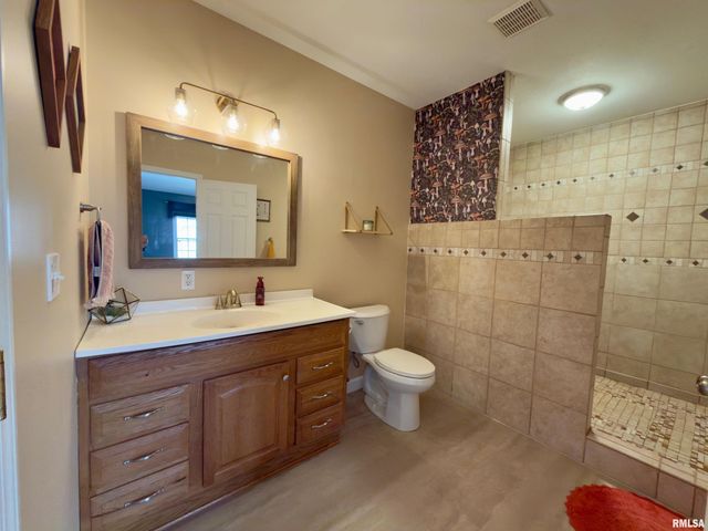 3501 N 72ND Road, Quincy, IL 62305