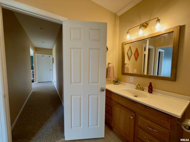 3501 N 72ND Road, Quincy, IL 62305