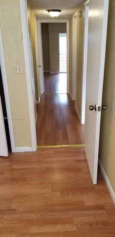 5975 NW 25th St, Sunrise, FL 33313