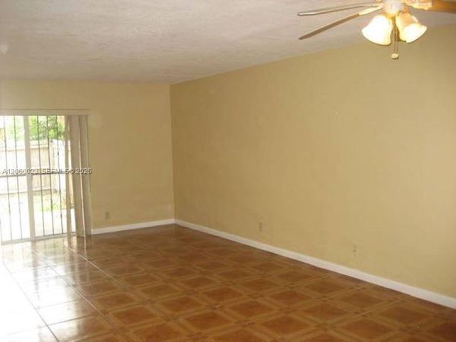 5975 NW 25th St, Sunrise, FL 33313