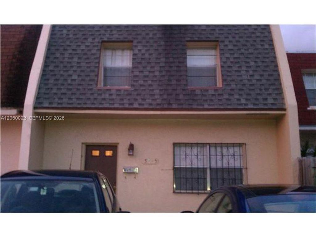 5975 NW 25th St, Sunrise, FL 33313
