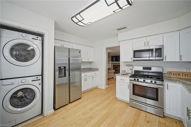 1461 Eddystone DR, Virginia Beach, VA 23464
