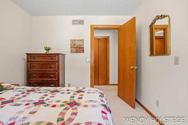 2135 Lakeridge Drive, Park Twp, MI 49424