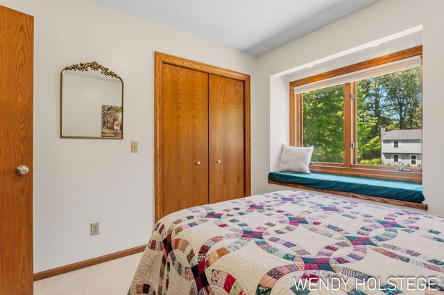 2135 Lakeridge Drive, Park Twp, MI 49424
