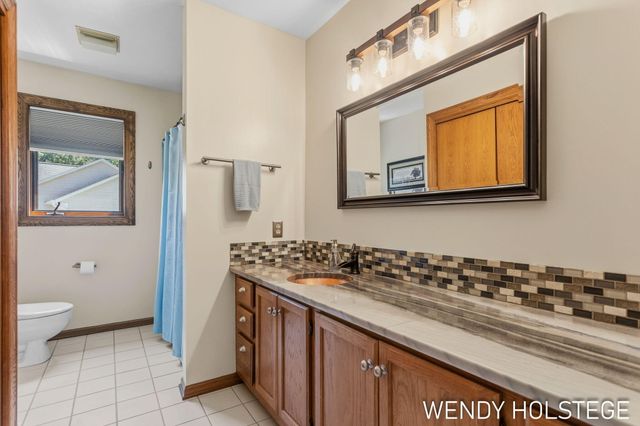 2135 Lakeridge Drive, Park Twp, MI 49424