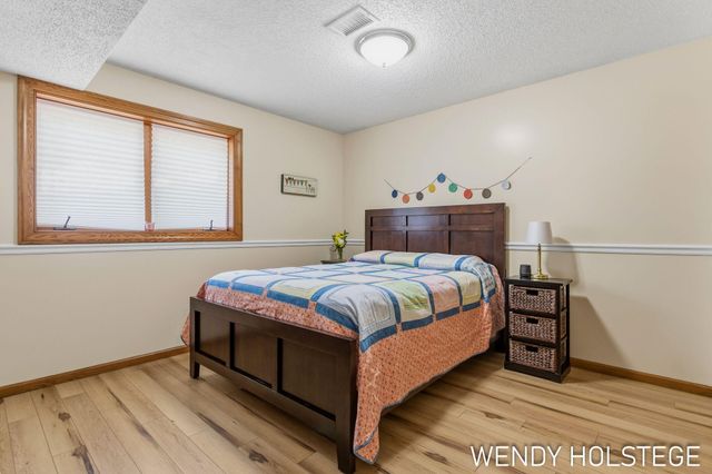 2135 Lakeridge Drive, Park Twp, MI 49424