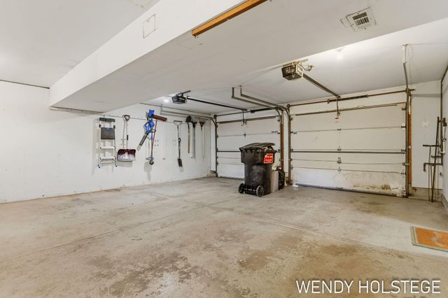 2135 Lakeridge Drive, Park Twp, MI 49424