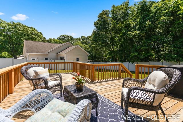 2135 Lakeridge Drive, Park Twp, MI 49424