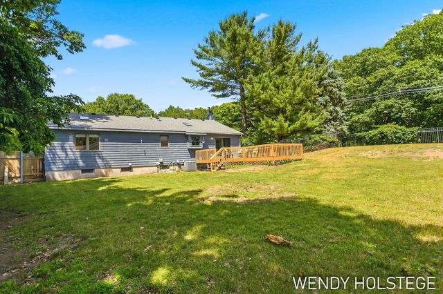 2135 Lakeridge Drive, Park Twp, MI 49424