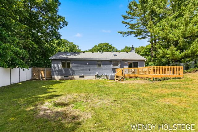 2135 Lakeridge Drive, Park Twp, MI 49424