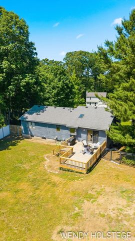 2135 Lakeridge Drive, Park Twp, MI 49424