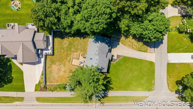 2135 Lakeridge Drive, Park Twp, MI 49424