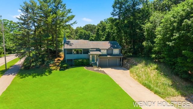 2135 Lakeridge Drive, Park Twp, MI 49424
