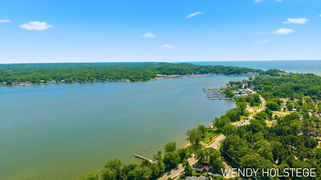 2135 Lakeridge Drive, Park Twp, MI 49424