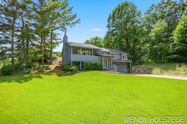 2135 Lakeridge Drive, Park Twp, MI 49424