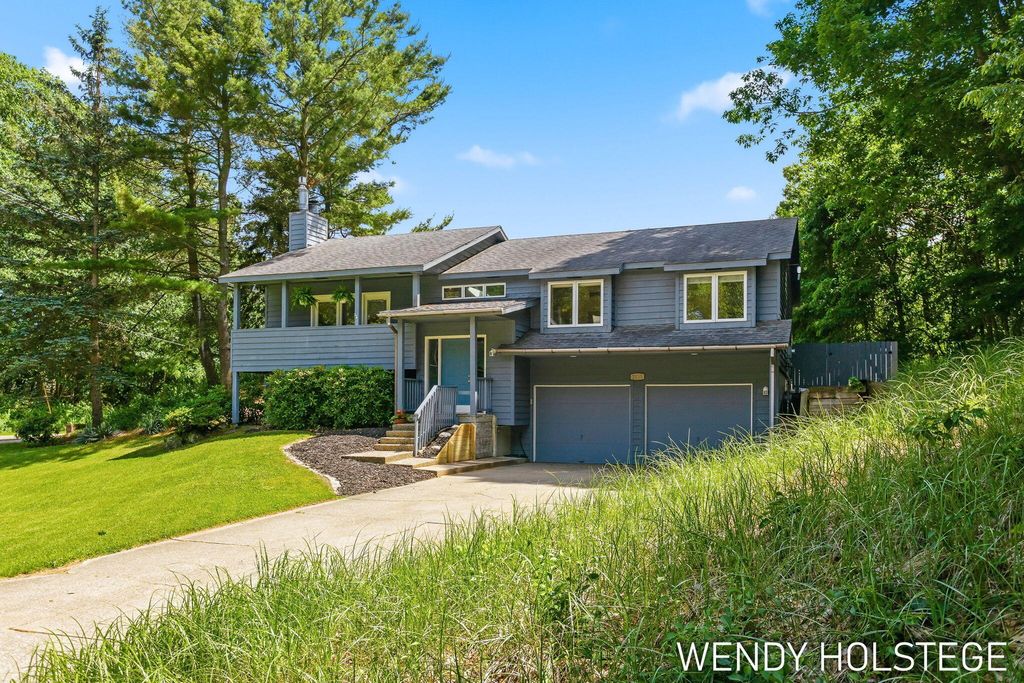 2135 Lakeridge Drive, Park Twp, MI 49424
