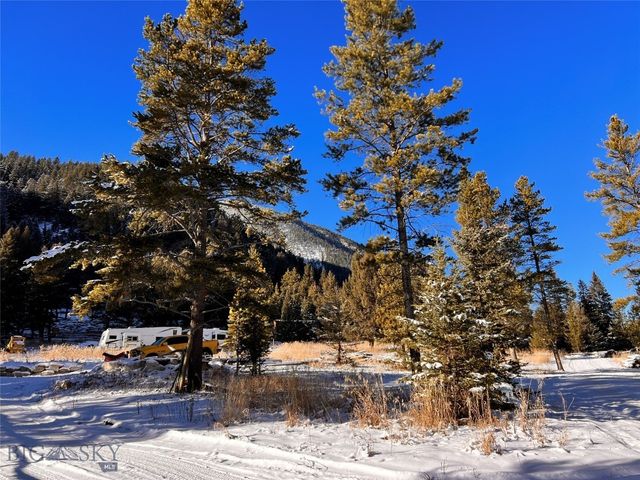 37299 Gallatin Road, Gallatin Gateway, MT 59730