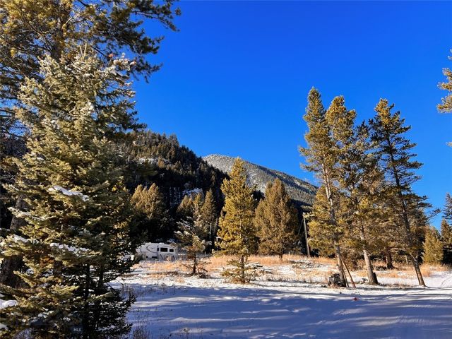 37299 Gallatin Road, Gallatin Gateway, MT 59730