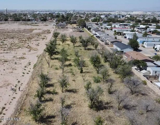 9743 ALAMEDA Avenue, Socorro, TX 79927