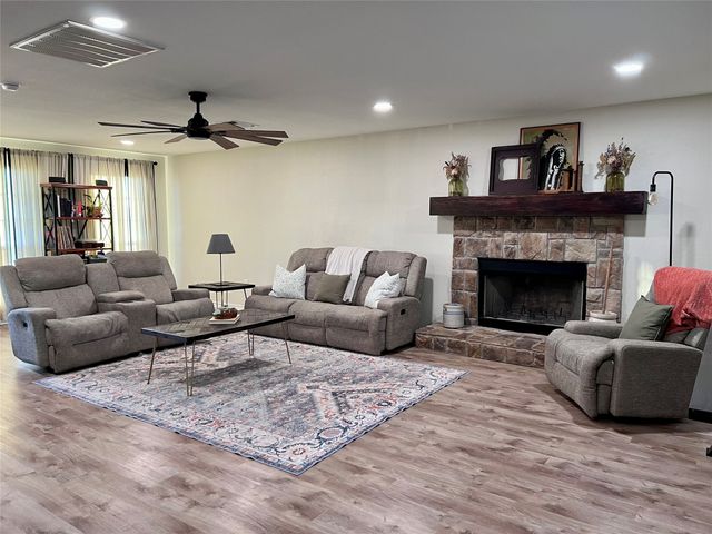 13508 Deussen Road, Ponder, TX 76259