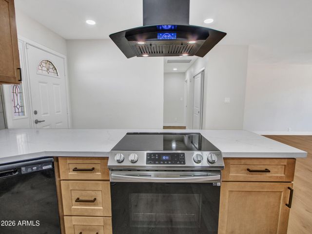 4915 W SHANGRI LA Road, Glendale, AZ 85304