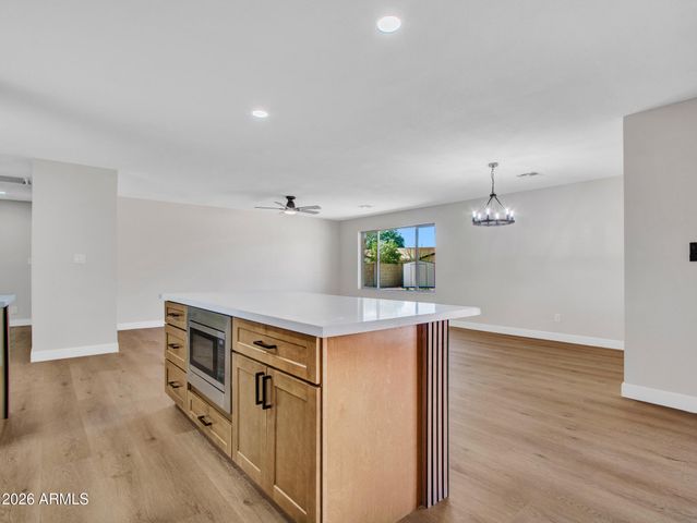 4915 W SHANGRI LA Road, Glendale, AZ 85304