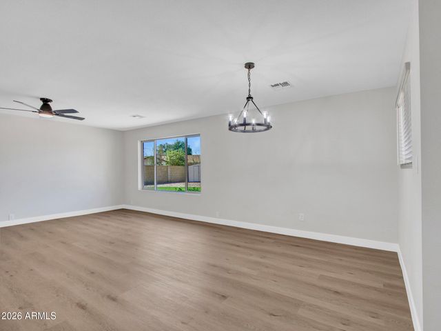 4915 W SHANGRI LA Road, Glendale, AZ 85304