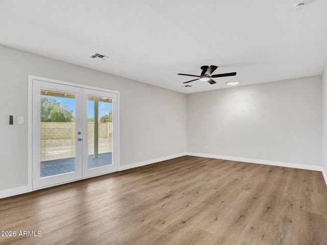 4915 W SHANGRI LA Road, Glendale, AZ 85304