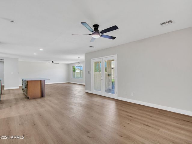4915 W SHANGRI LA Road, Glendale, AZ 85304
