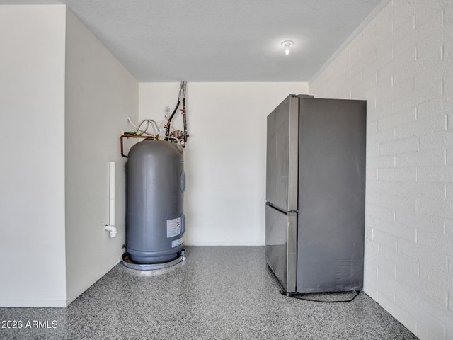 4915 W SHANGRI LA Road, Glendale, AZ 85304