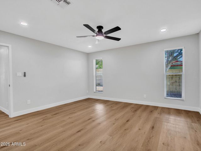 4915 W SHANGRI LA Road, Glendale, AZ 85304