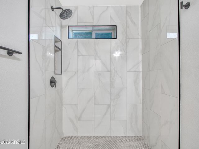4915 W SHANGRI LA Road, Glendale, AZ 85304