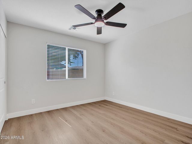 4915 W SHANGRI LA Road, Glendale, AZ 85304
