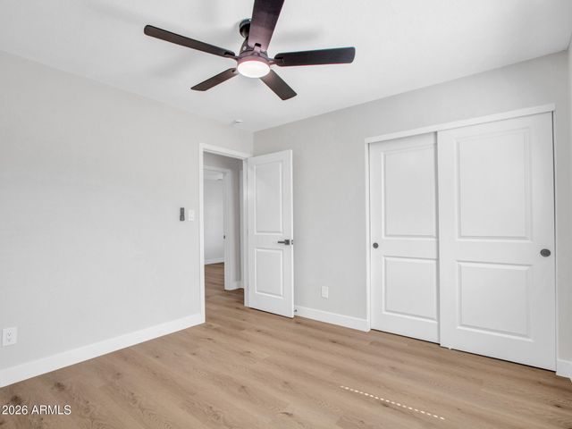 4915 W SHANGRI LA Road, Glendale, AZ 85304