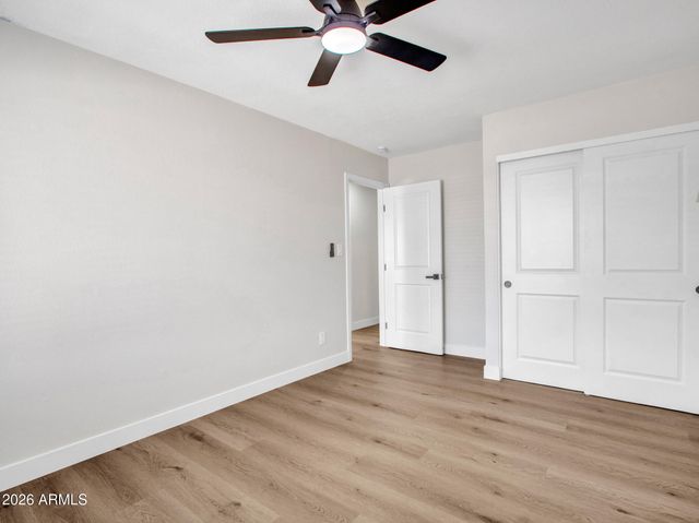 4915 W SHANGRI LA Road, Glendale, AZ 85304
