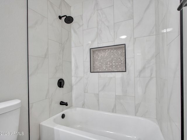 4915 W SHANGRI LA Road, Glendale, AZ 85304