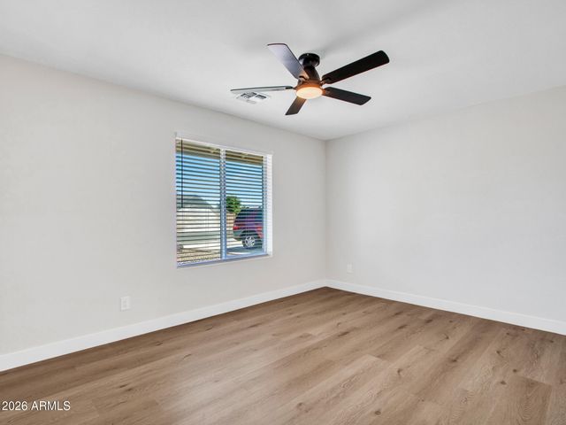 4915 W SHANGRI LA Road, Glendale, AZ 85304