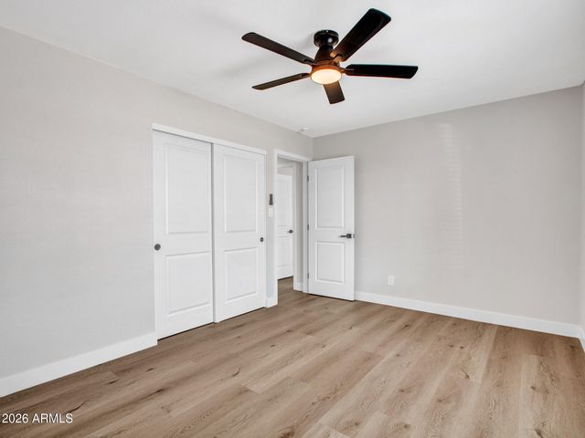 4915 W SHANGRI LA Road, Glendale, AZ 85304