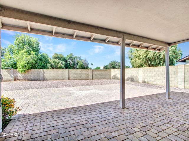 4915 W SHANGRI LA Road, Glendale, AZ 85304