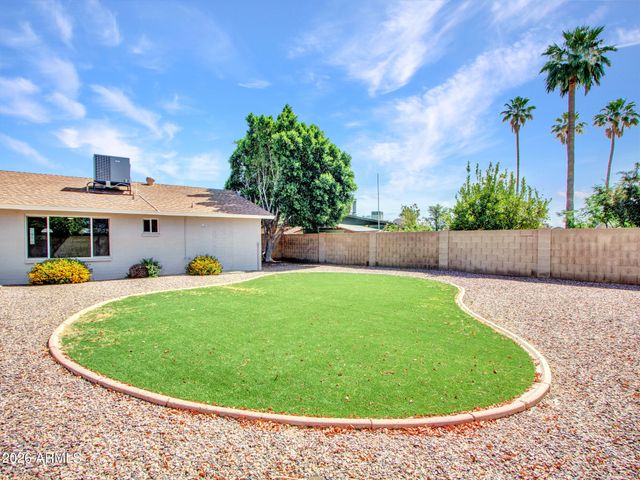 4915 W SHANGRI LA Road, Glendale, AZ 85304