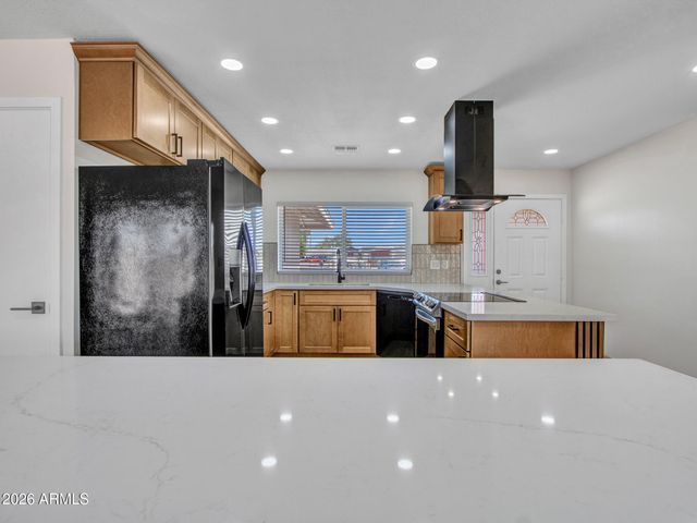 4915 W SHANGRI LA Road, Glendale, AZ 85304