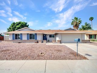 4915 W SHANGRI LA Road, Glendale, AZ 85304