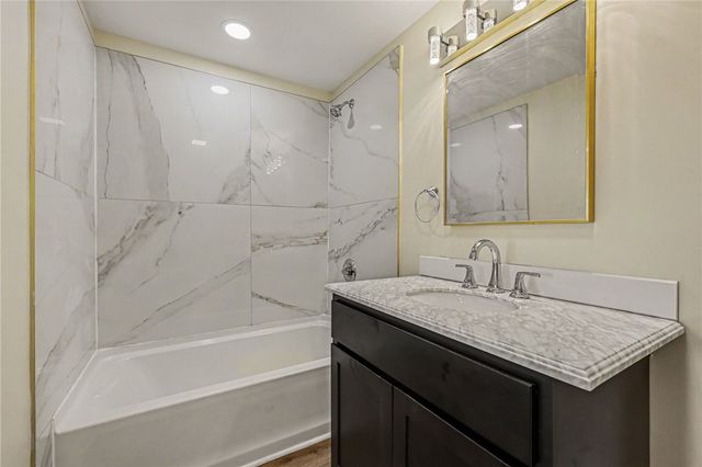 67 Burlington Avenue, Dayton, OH 45403