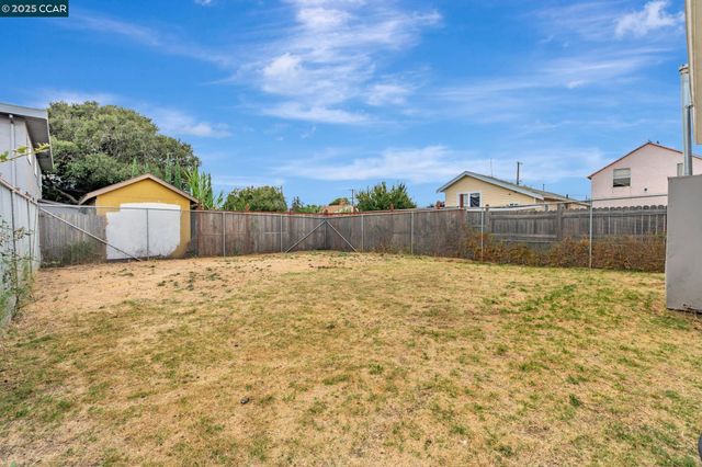 8425 D St, Oakland, CA 94621
