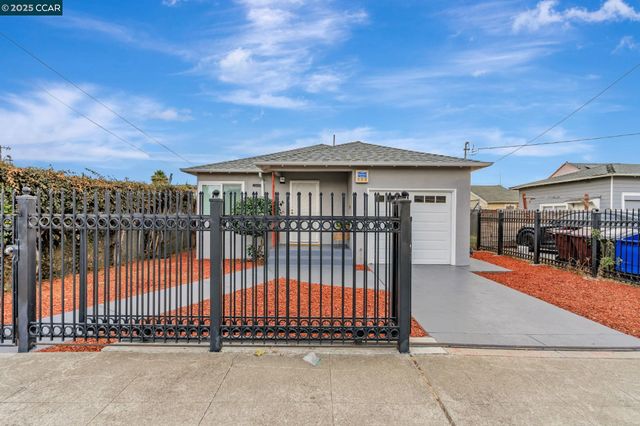 8425 D St, Oakland, CA 94621